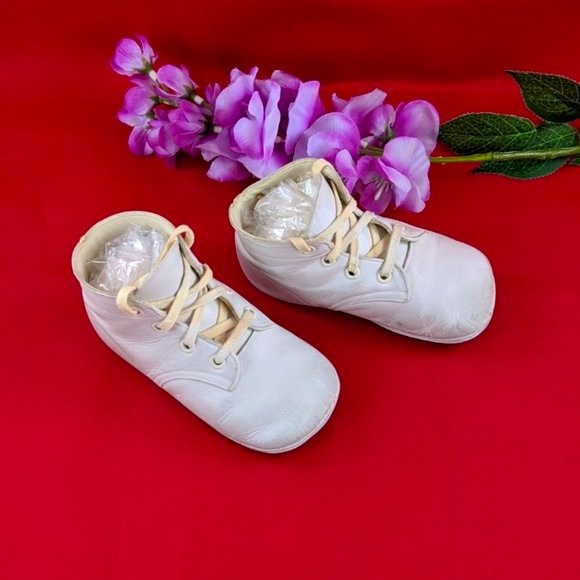 Vintage Mrs. Day's White Leather Lace Up Baby Shoes 3 - Picture 5 of 12